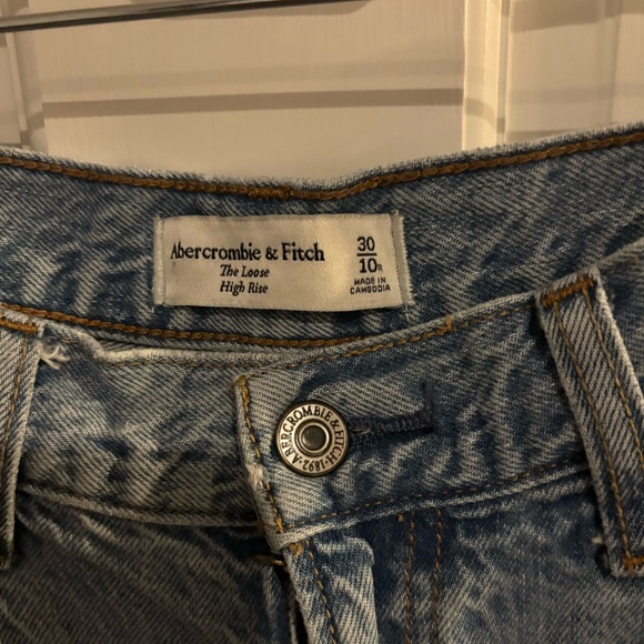 Abercrombie High Rise Loose Blue Jeans 30/10R - Picture 2 of 7
